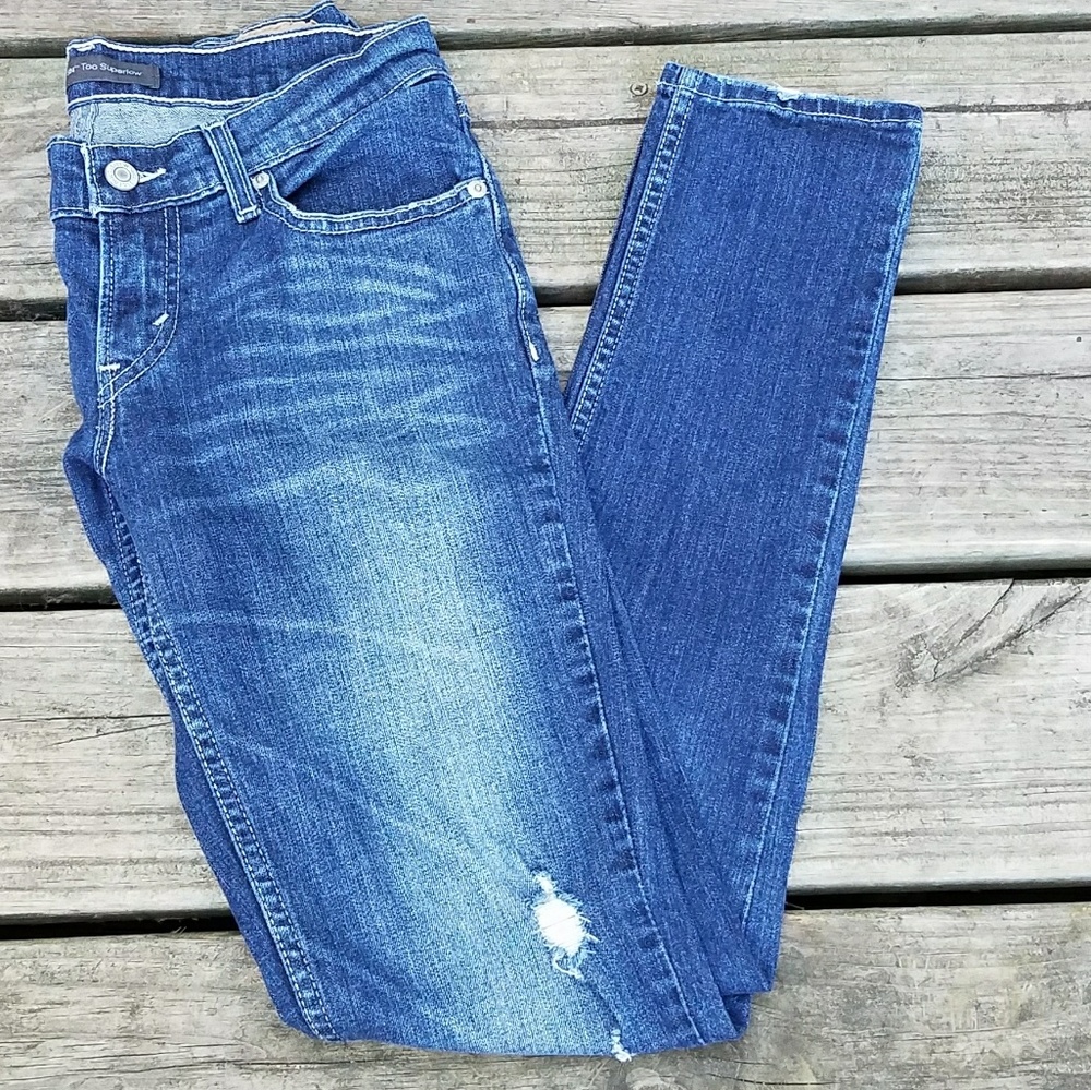 Levis 524 Superlow distressed skinny jean